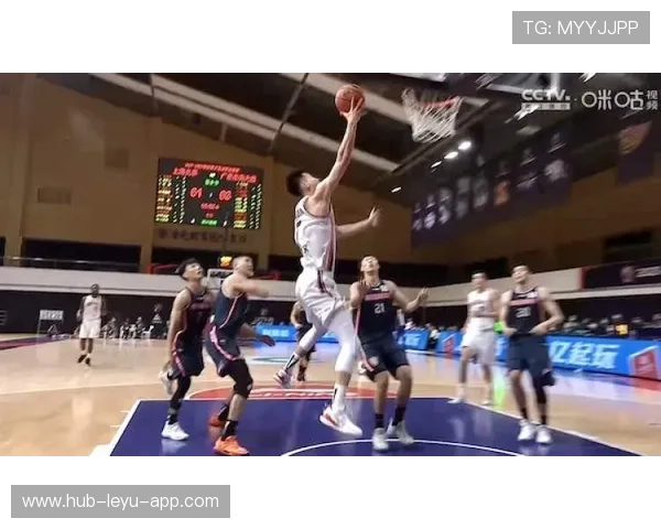 勇士比赛观察：外线跑位的持续创新带来对手防线松动